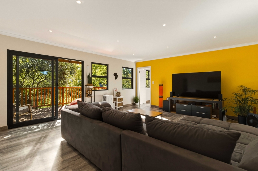 9 Bedroom Property for Sale in Golden Acre Western Cape